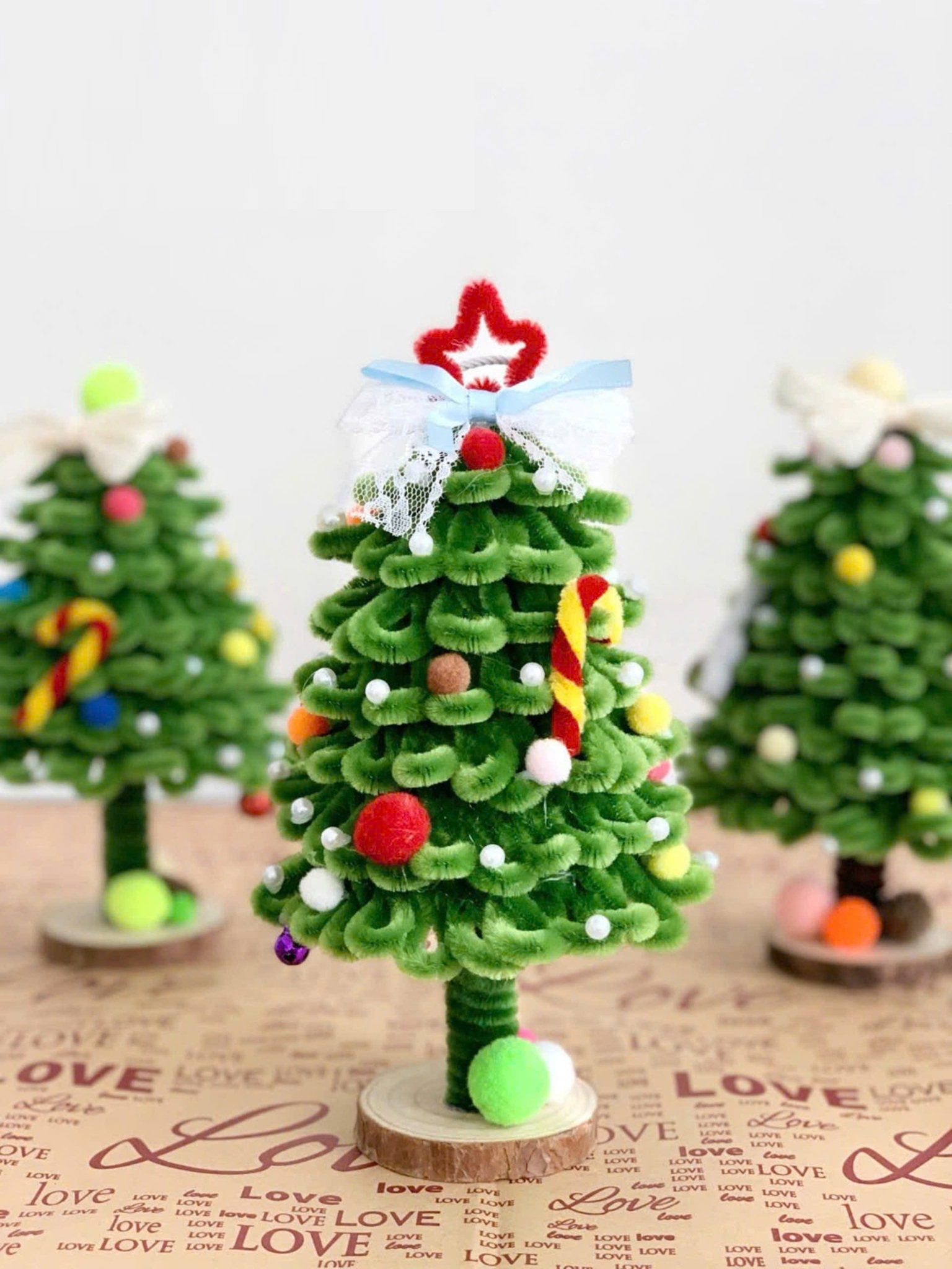 CÂY THÔNG NOEL MIAMIBOOK – TRANG TRÍ XINH XẮN, LAN TỎA YÊU THƯƠNG